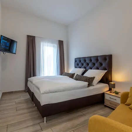 Gleuel - Digital & Serviced & Boardinghouse Mit Voll Ausgestatteten Kuechen 4* Huerth