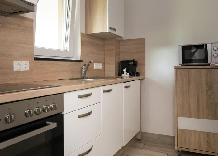 Gleuel - Serviced 4*