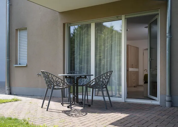 Gleuel - Serviced 4*